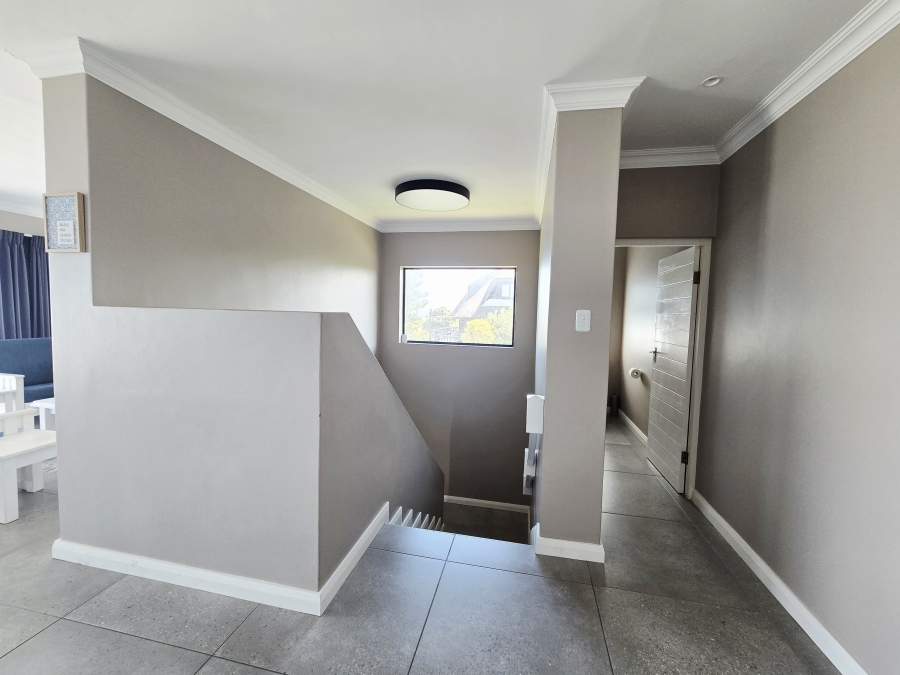 4 Bedroom Property for Sale in Kleinkrantz Western Cape